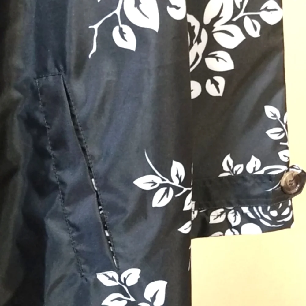 CAPELLI NEW YORK FLORAL SHORT COAT SIZE SMALL